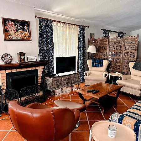 Casa Girassol With A Beautiful Private Pool And Garden Casa de Férias Sintra