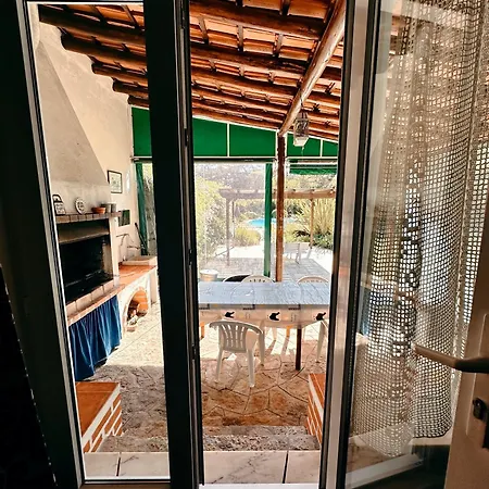 Дом отдыха Casa Girassol With A Beautiful Private Pool And Garden
